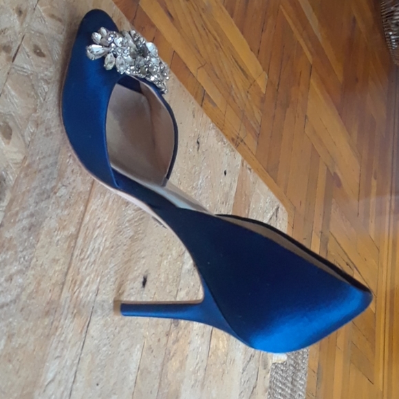 Shoes - Picture 5 of 9